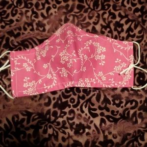 Flower face mask with adjustable straps and pocket